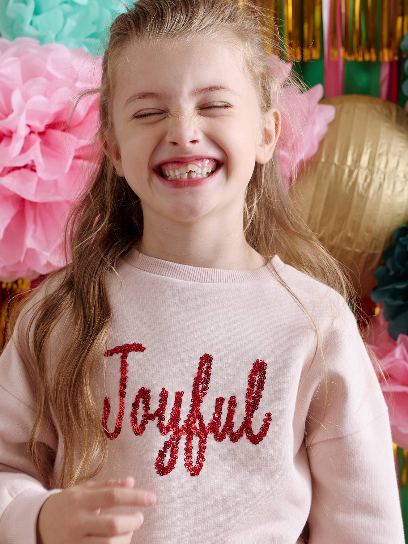 Mädchen Sweatshirt mit Pailletten und festlichem Schriftzug pudrig