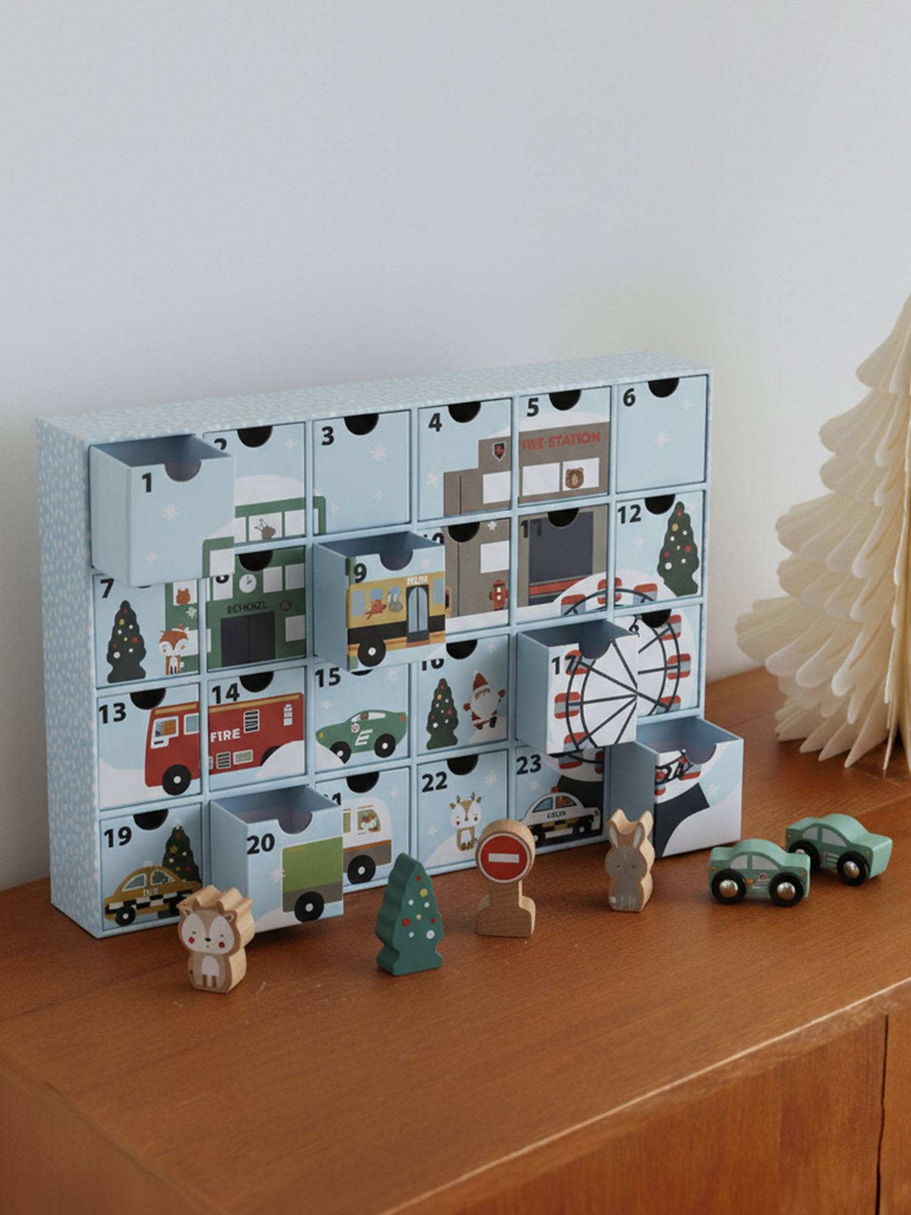 Kinder Adventskalender mit Spielzeug aus Holz FSC®
