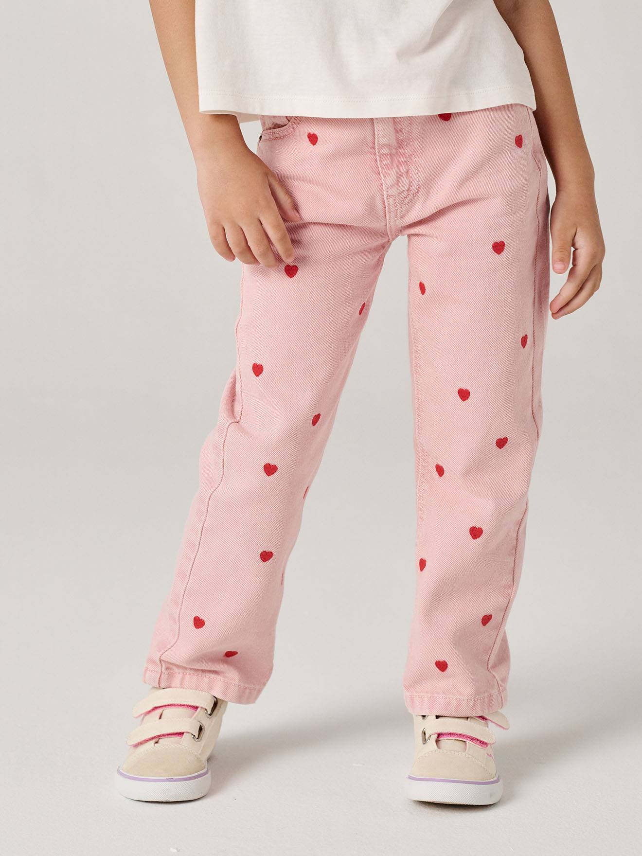 Mädchen Mom-Fit-Hose mit gestickten Motiven