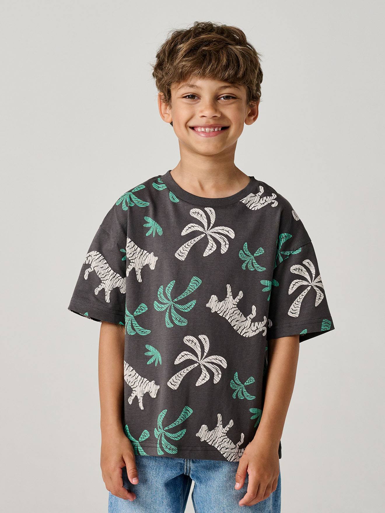 T-Shirt bunter Alloverprint Jungen mit Recycling-Baumwolle