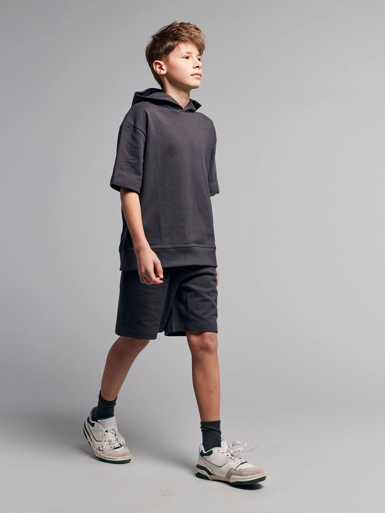 Set aus Shorts und kurzärmeligem Kapuzensweatshirt JONEN für Jungen