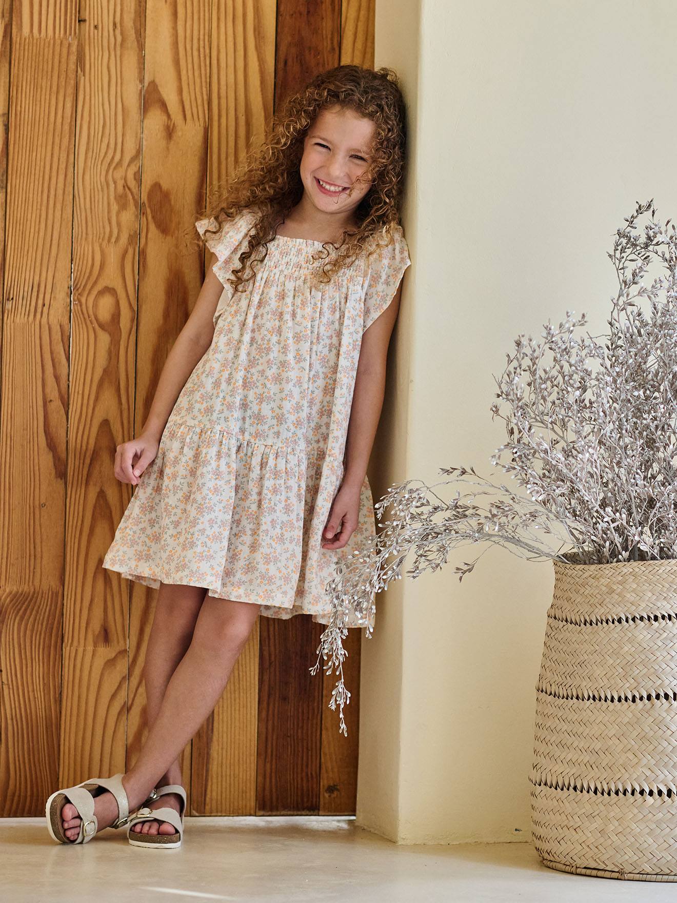 Gesmoktes Kleid mit Blumen Mädchen vanille