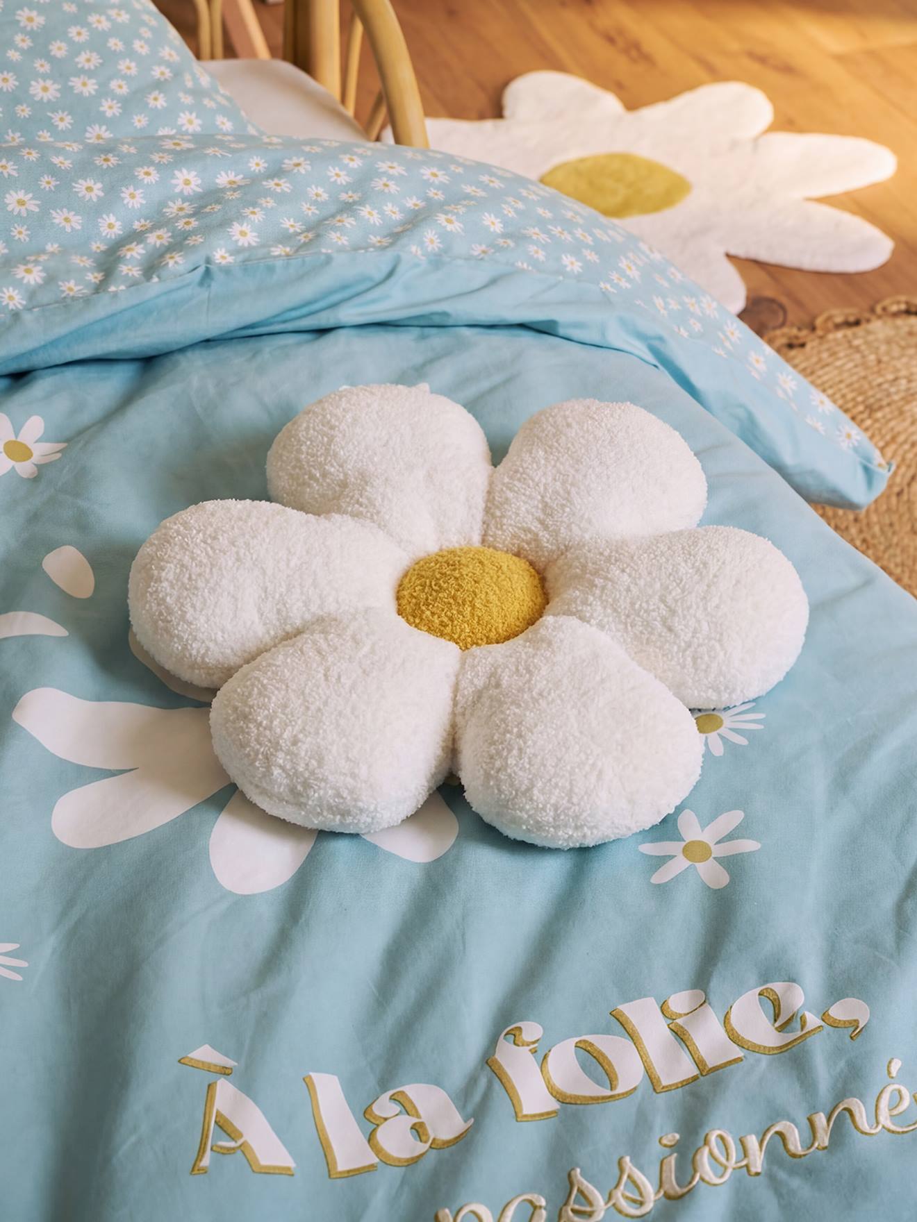 Deko-Kissen BLUME aus Bouclé-Stoff Kinderzimmer