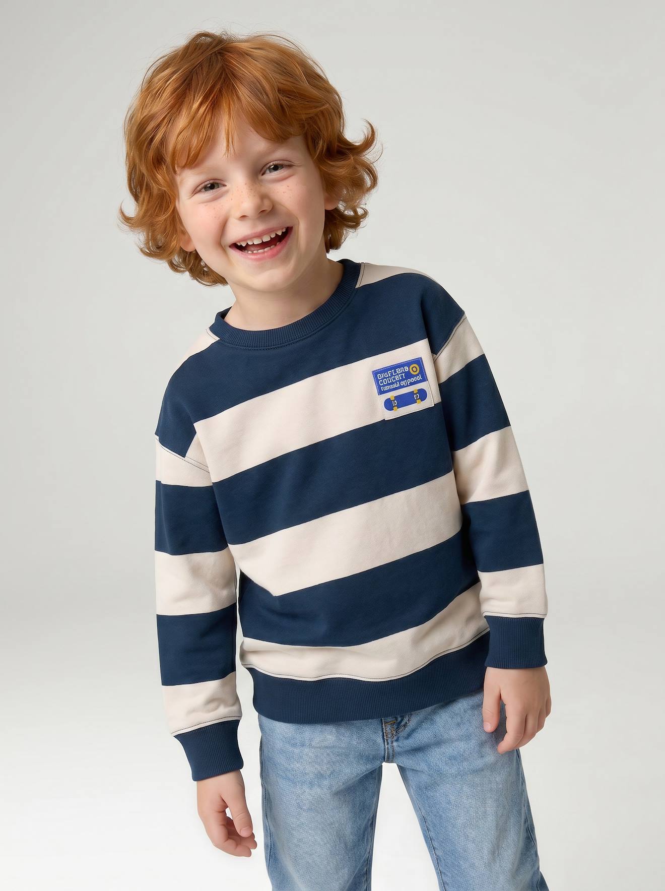 Sweatshirt mit Streifen und Skater-Aufnäher Jungen