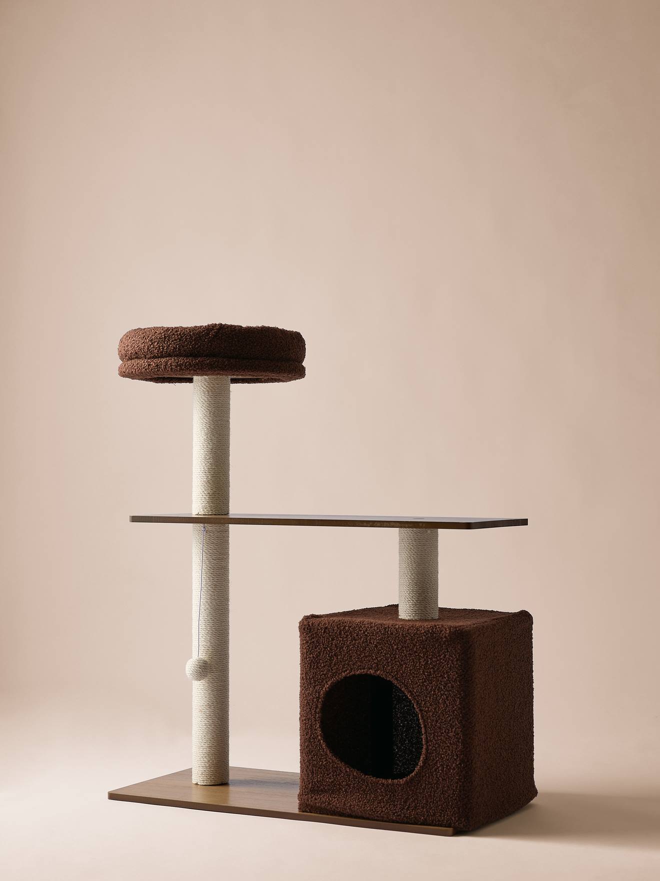 Katzen-Kratzbaum aus Holz mit Sisal schokolade