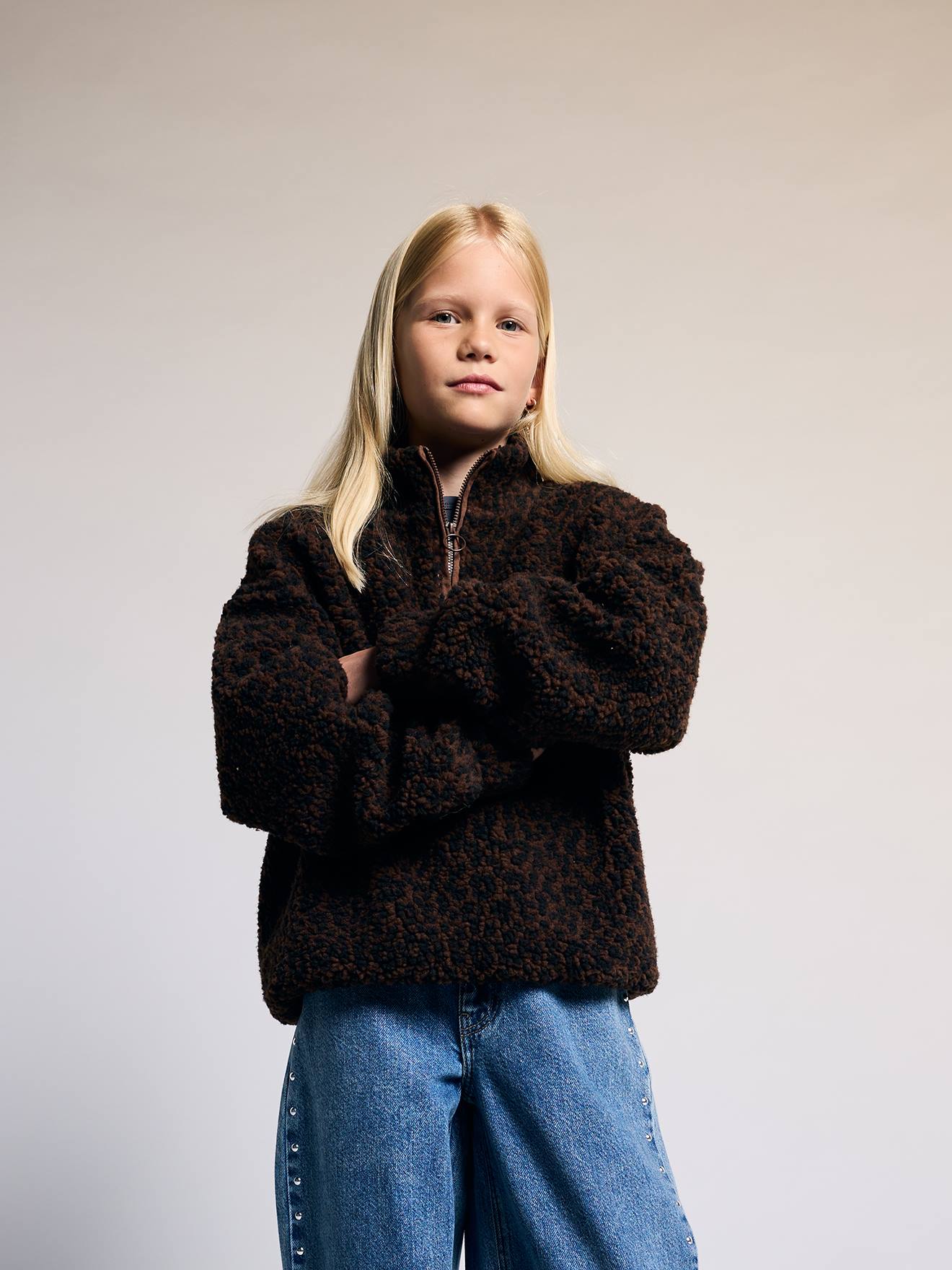 Mädchen Fleecejacke mit Stehkragen Leo-Print JONEN schokolade