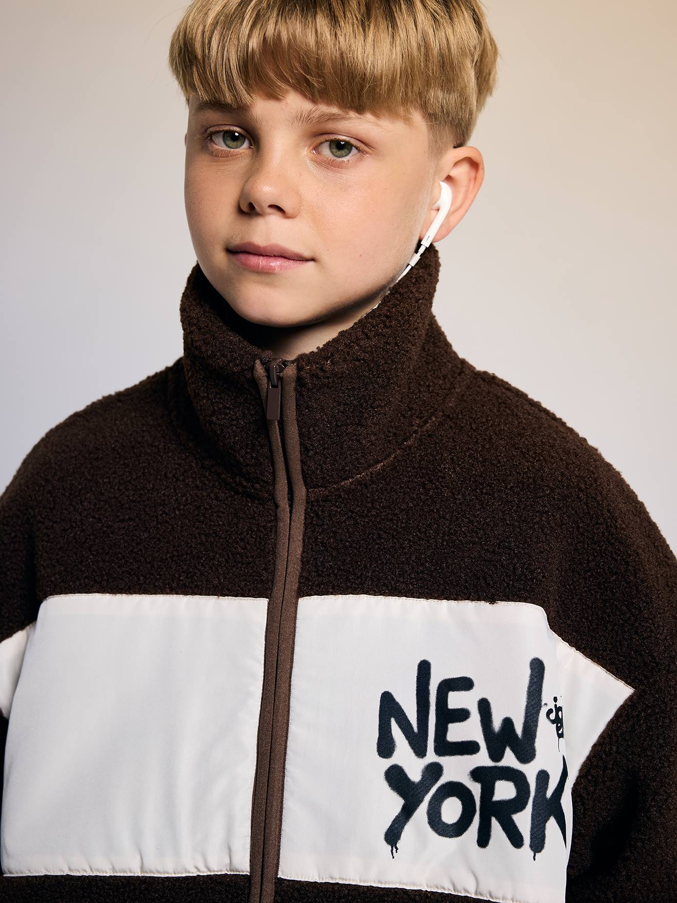 Teddyfleecejacke mit Stehkragen und New York-Schriftzug Jungen JONEN