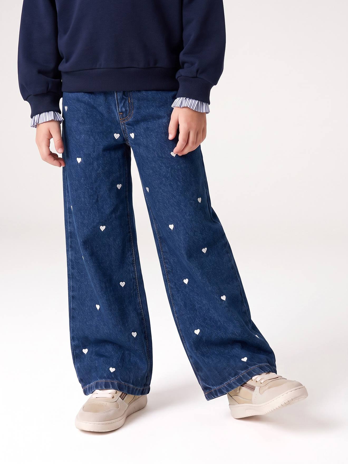 Weite Jeans mit Stickerei für Mädchen