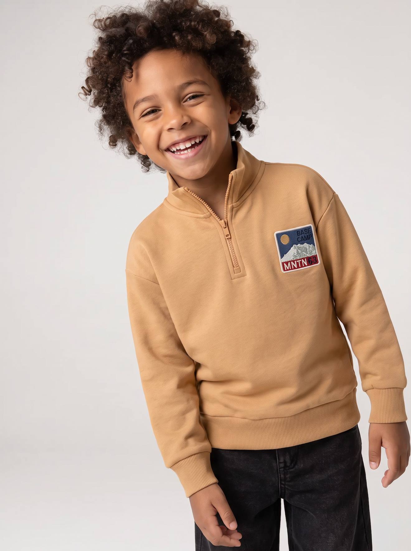 Jungen Troyer-Sweatshirt mit Reißverschluss und Aufnäher