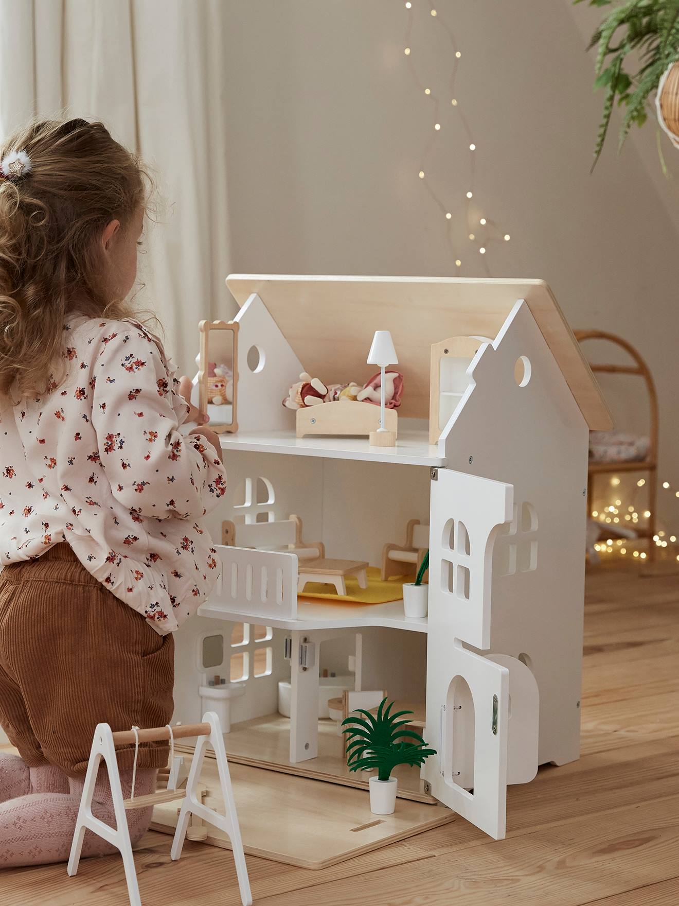 Puppenhaus mit Zubehör aus Holz FSC®