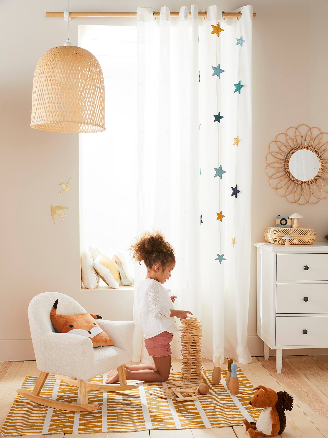 Vertbaudet Kinderzimmer Vorhang MAGIE, Sternengirlanden in wollweiß/sterne  mehrfarbig | Fertiggardinen