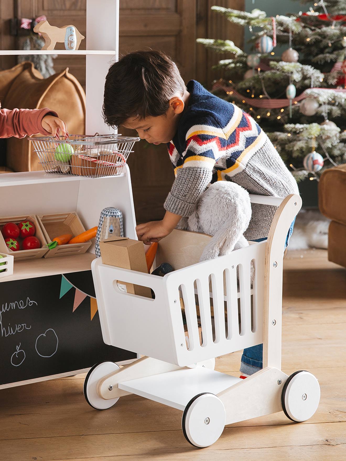 Spiel-Einkaufswagen mit Puppensitz aus Holz FSC®