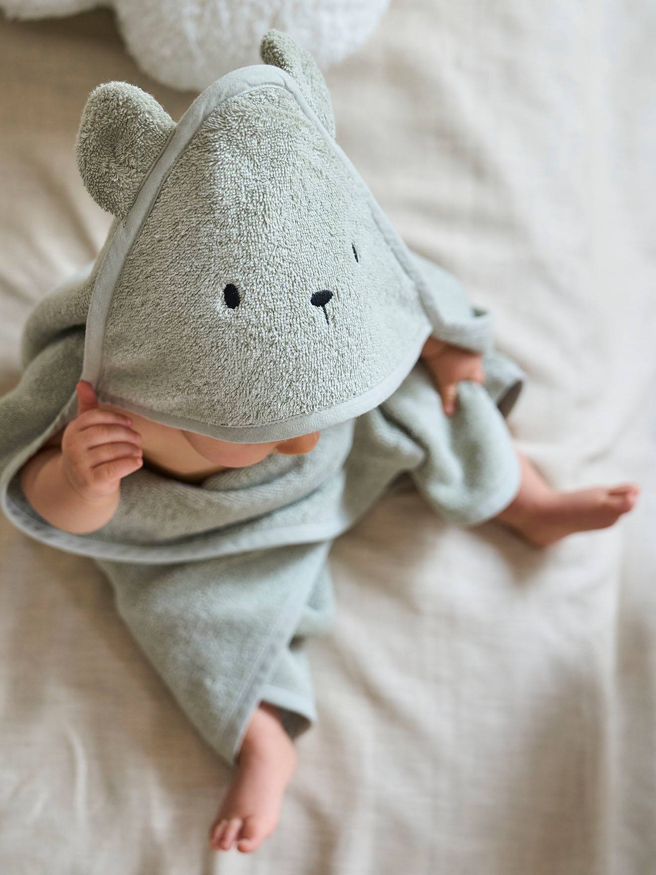 Baby-Set aus Badetuch und Waschhandschuh Bio-Baumwolle salbei/bär