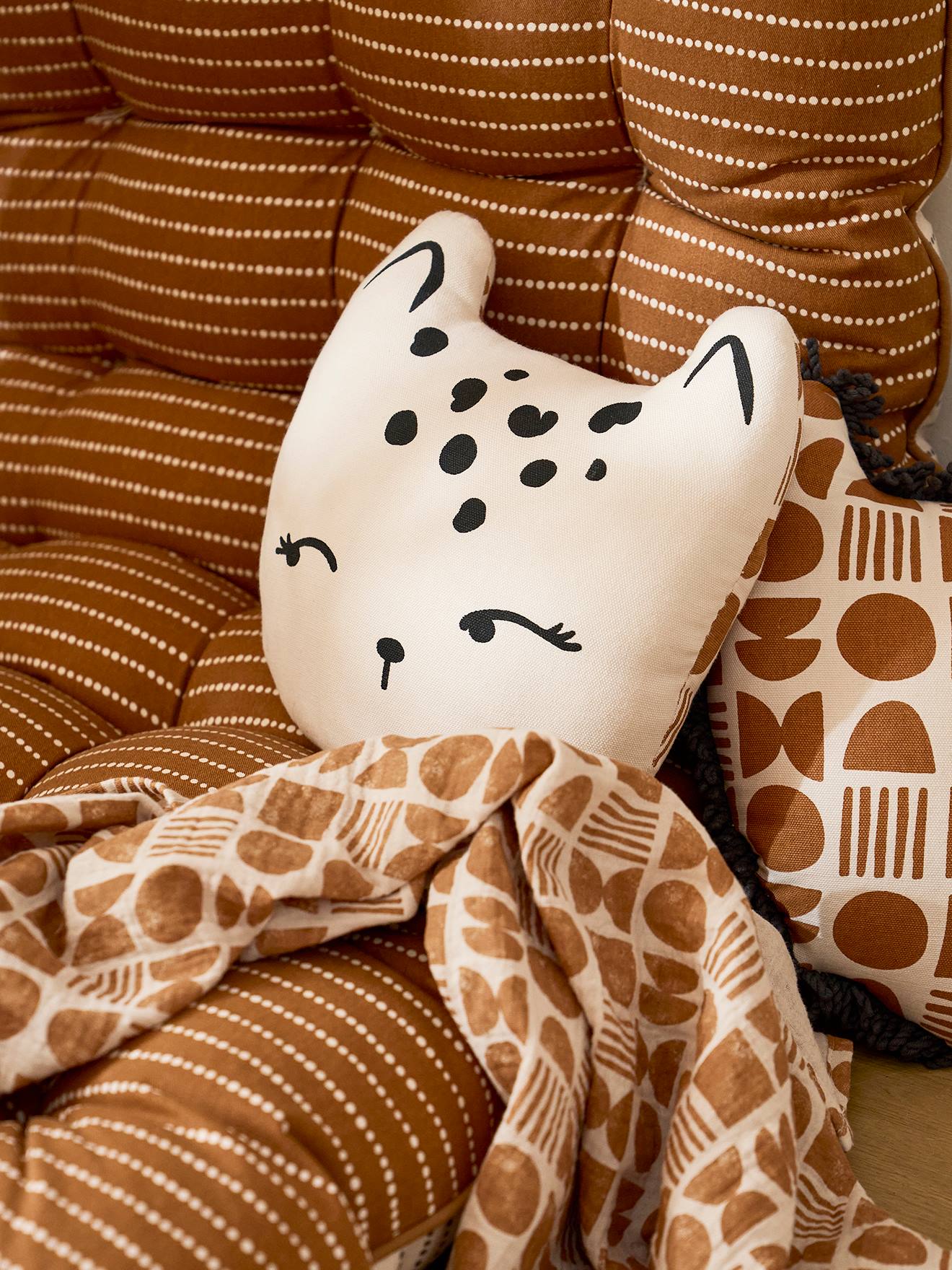 Vertbaudet Unisex Baby Ziegel/Wollweiß Tupfen Kinderzimmer Bodenmatratze Ethnic