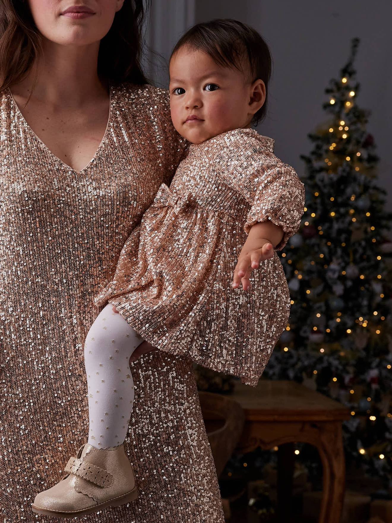 Festliches Baby Kleid mit Pailletten ene pailletten capsule