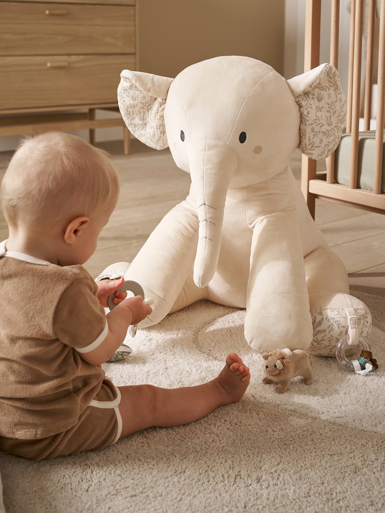 Großer Activity-Elefant aus Plüsch BABYLON