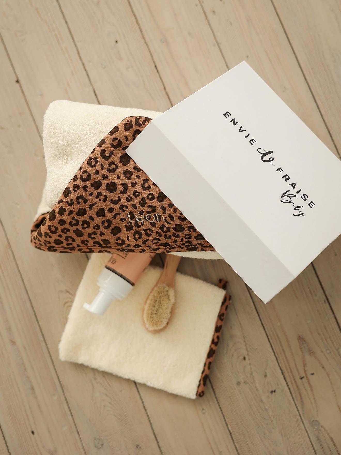 Bio-Kollektion: Baby Geschenkset aus Badecape & Waschhandschuh ENVIE DE FRAISE